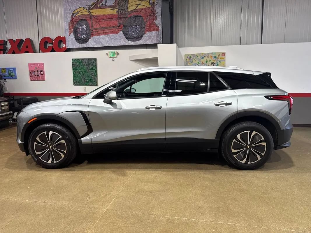 Used 2024 Chevrolet Blazer EV LT AWD/4WD image 4