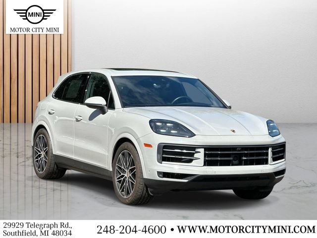 Used 2024 Porsche Cayenne AWD/4WD image 1