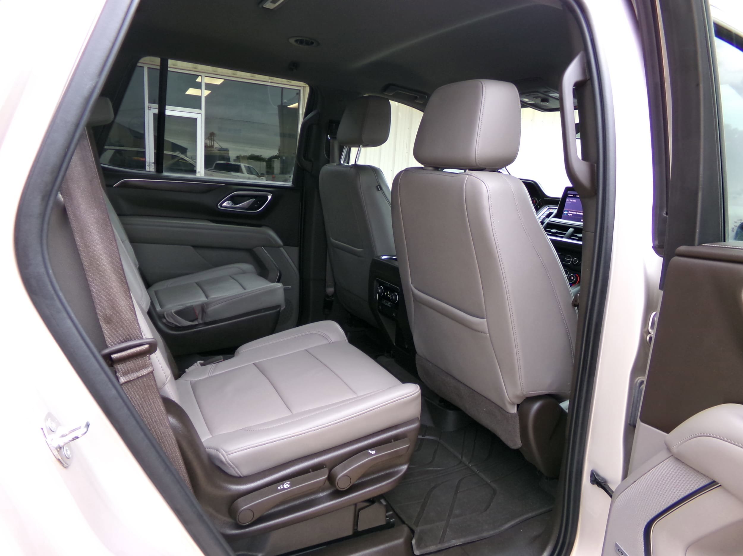 Used 2021 Chevrolet Tahoe Z71 image 13