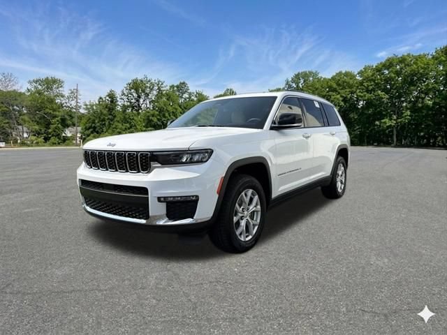 Used 2023 Jeep Grand Cherokee L Limited AWD/4WD image 4