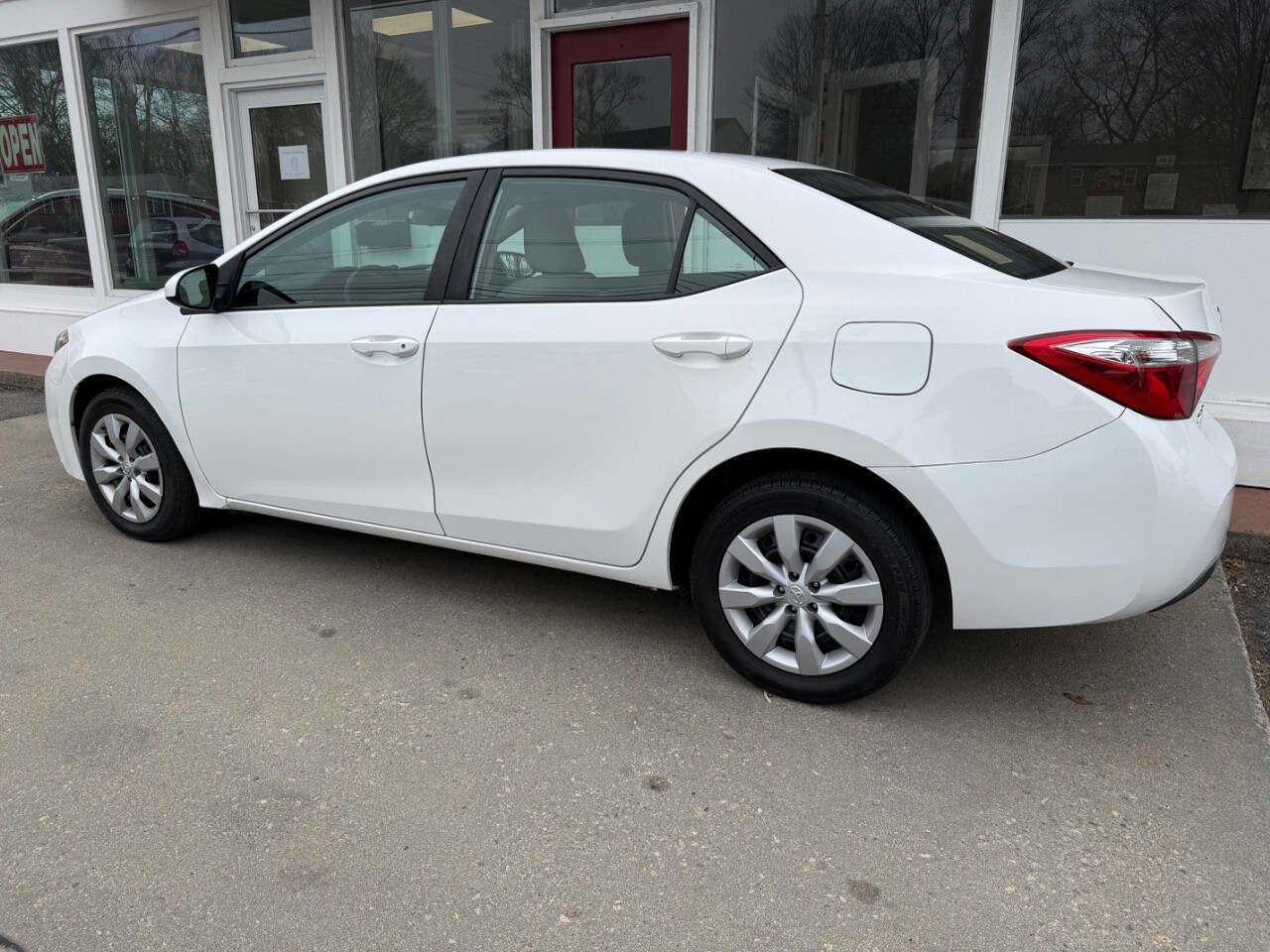 Used 2016 Toyota Corolla LE FWD image 31