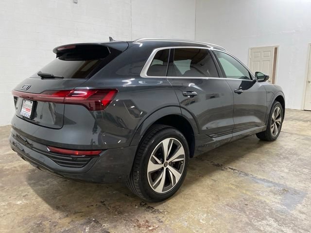 Used 2024 Audi Q8 e-tron Premium Plus w/ Premium Plus Package AWD/4WD image 5