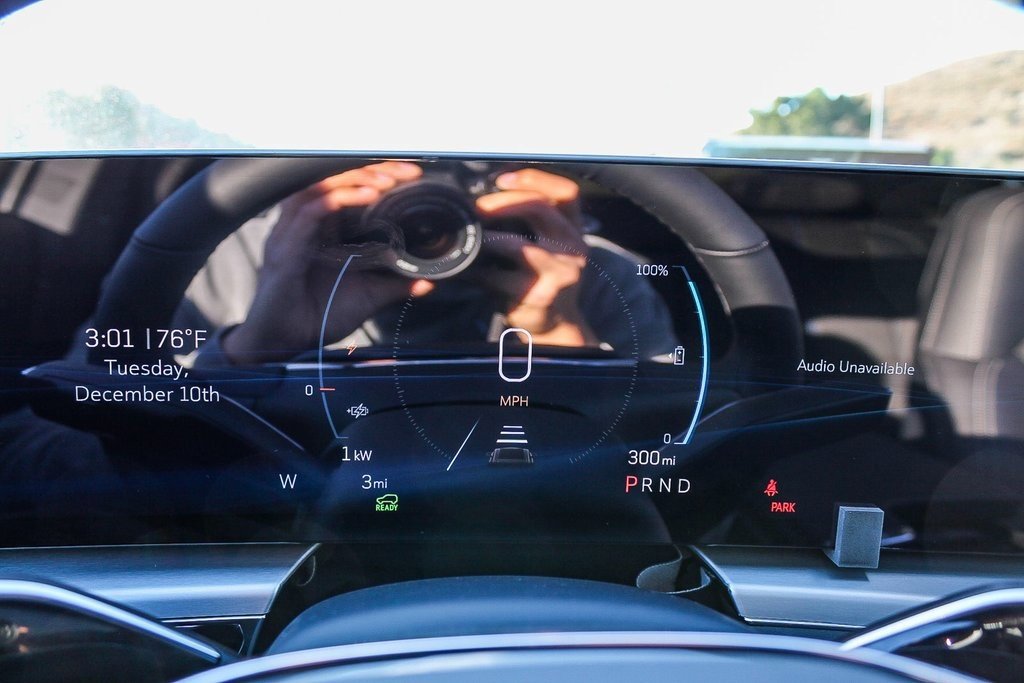 New 2025 Cadillac Lyriq Sport image 26