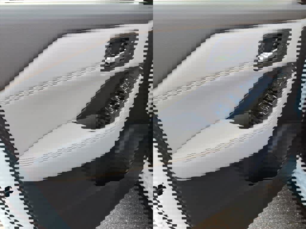 Certified 2023 Nissan Rogue SL w/ SL Premium Package image 10