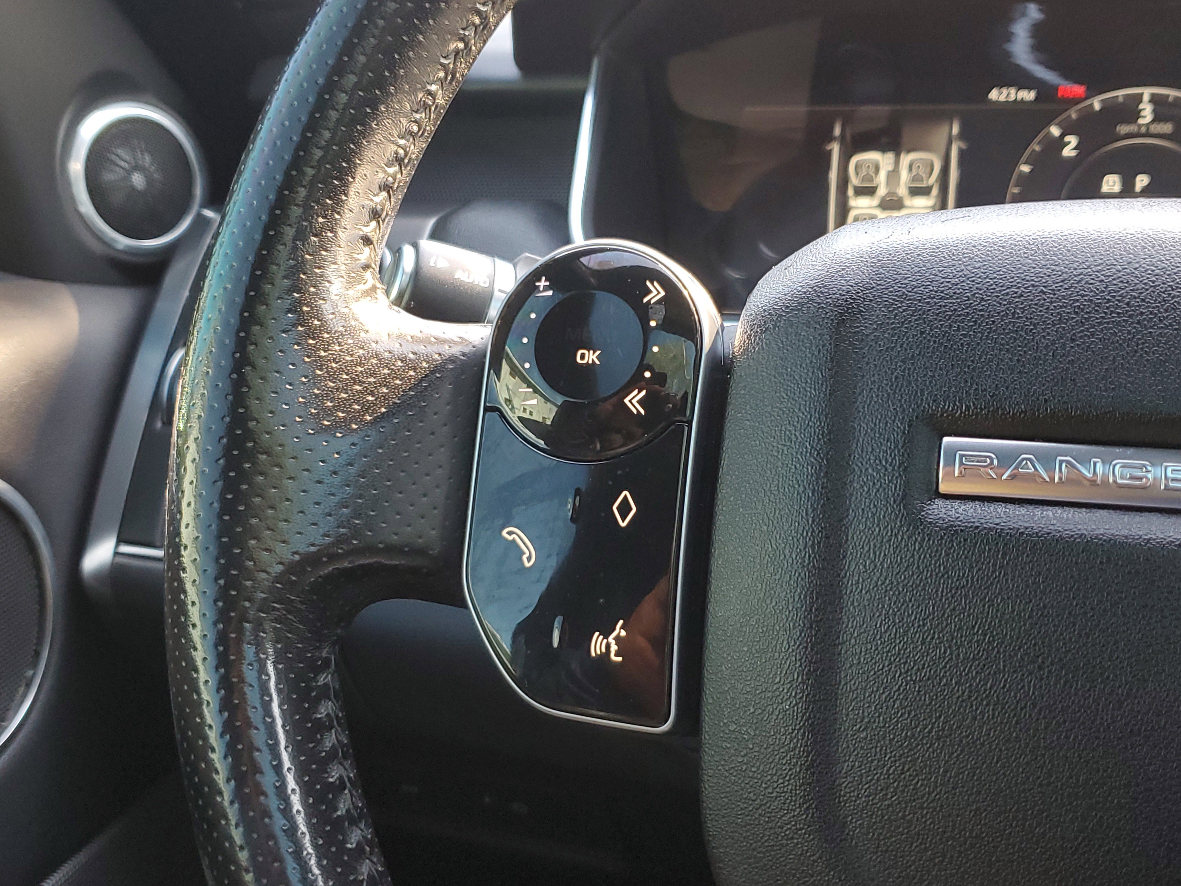 Used 2018 Land Rover Range Rover Sport SE image 30