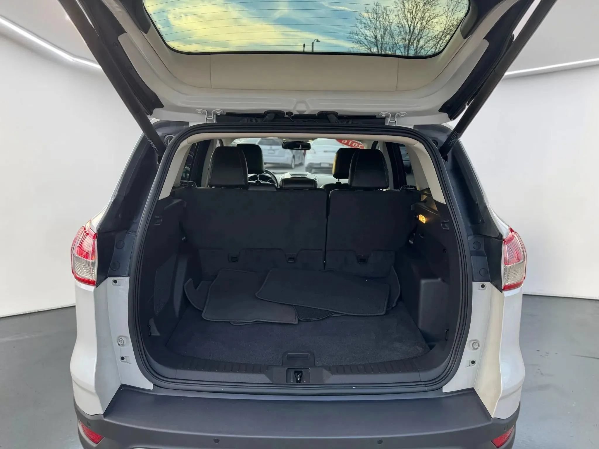 Used 2016 Ford Escape Titanium FWD image 21