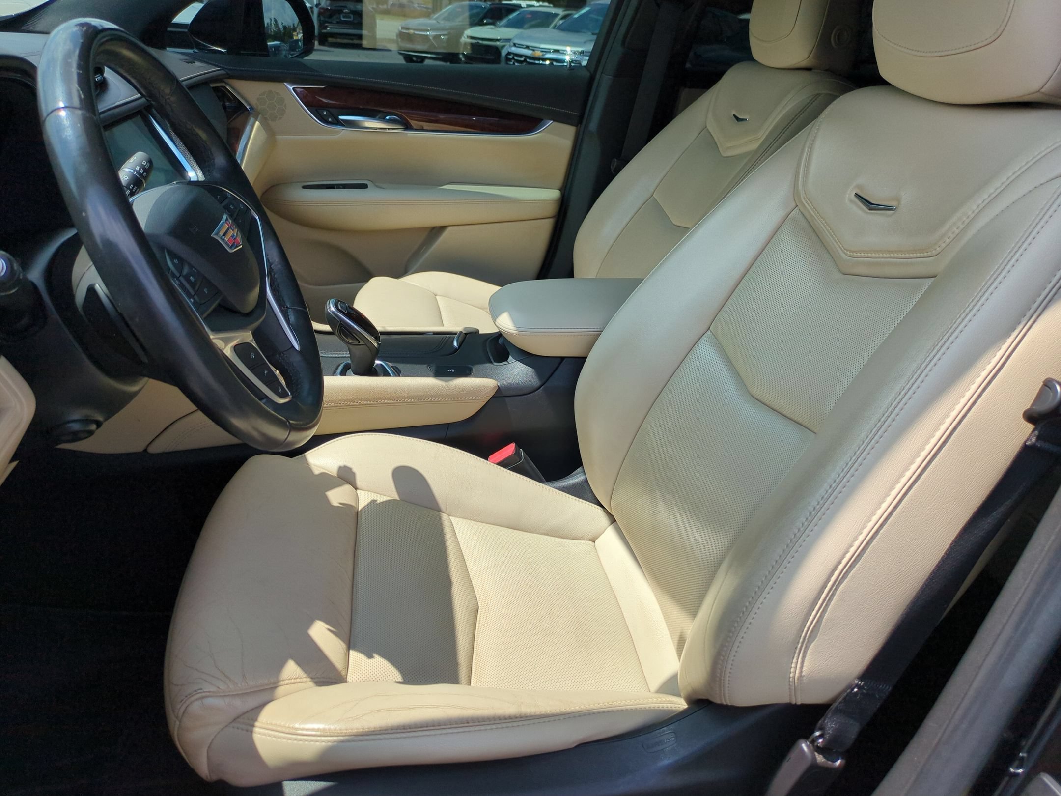 Certified 2018 Cadillac XT5 Luxury w/ Driver Awareness Package FWD image 15