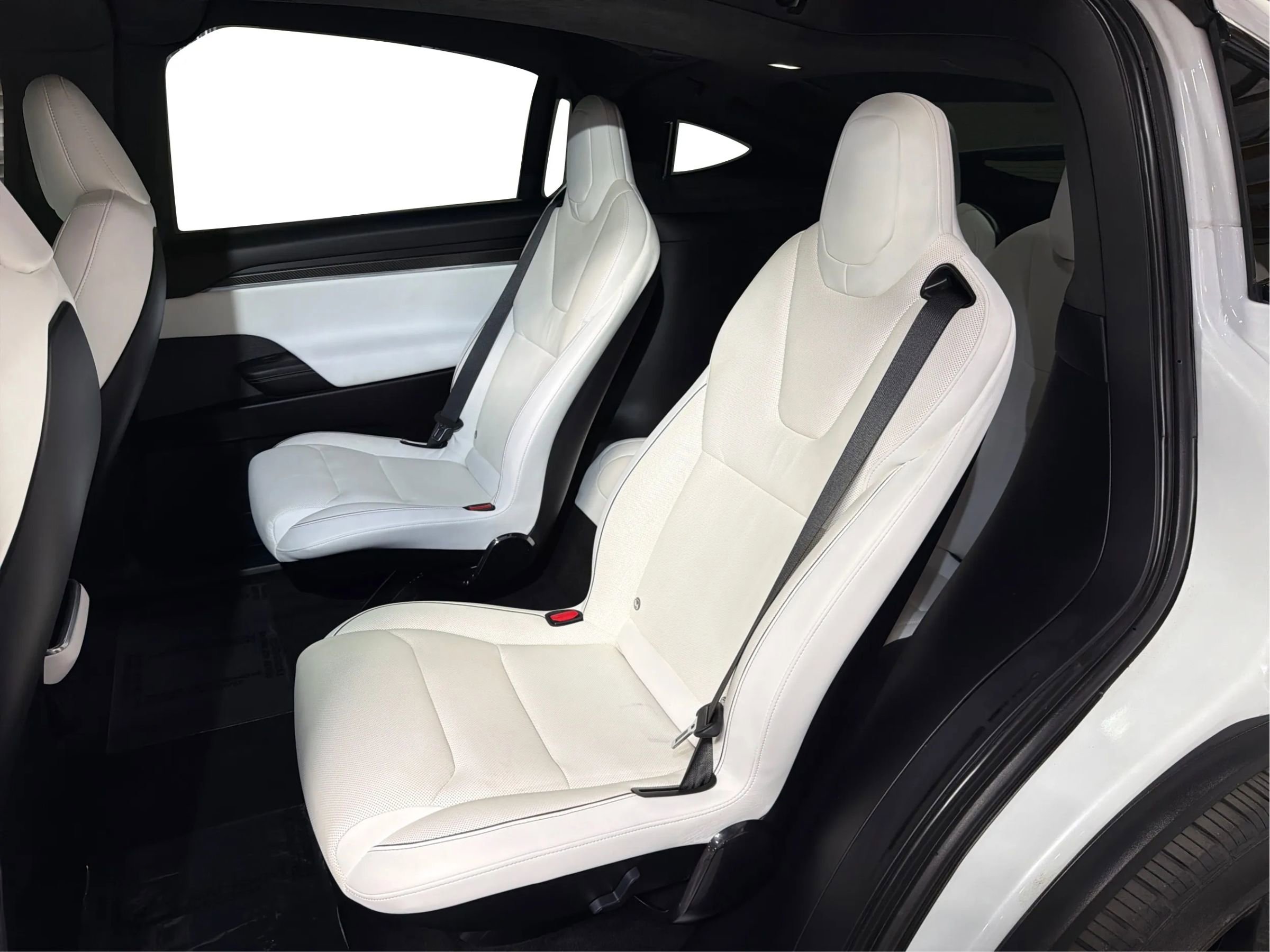 Used 2022 Tesla Model X Plaid image 10