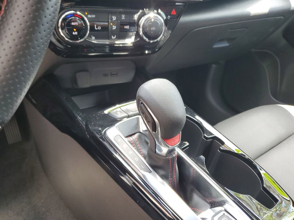 Used 2024 Chevrolet Trax RS FWD image 31