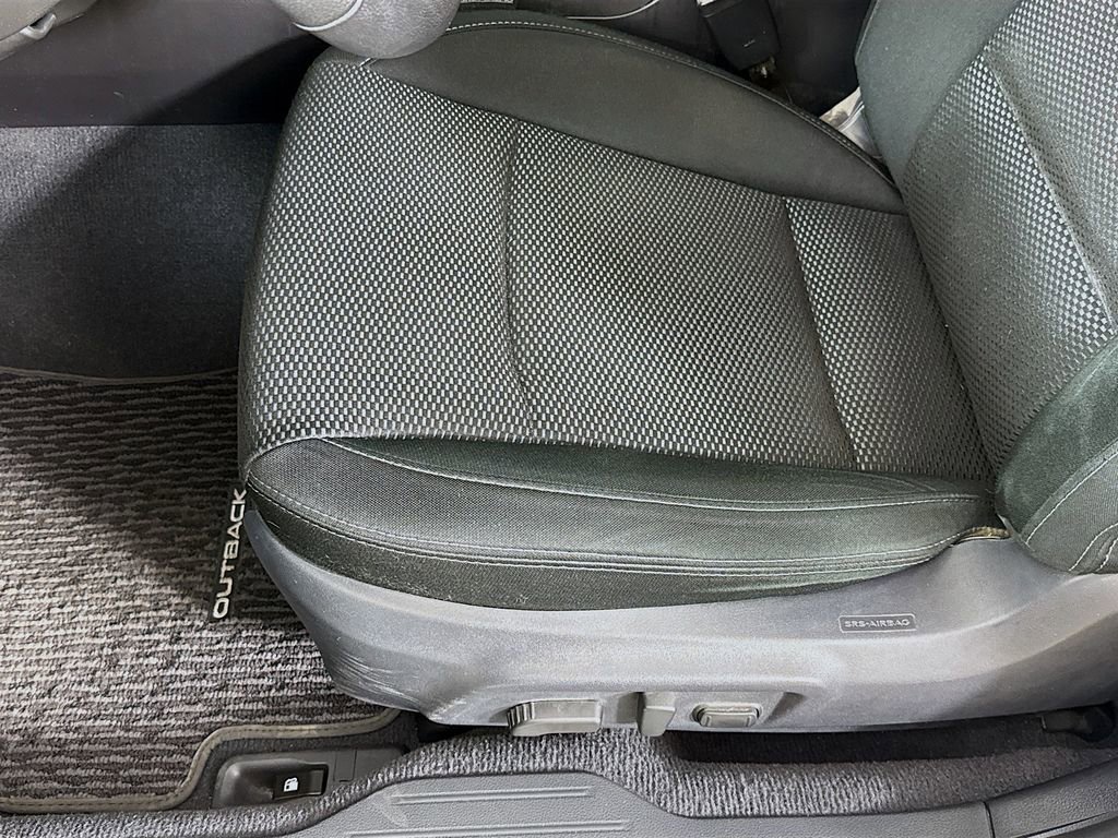 Used 2017 Subaru Outback 2.5i Premium image 21