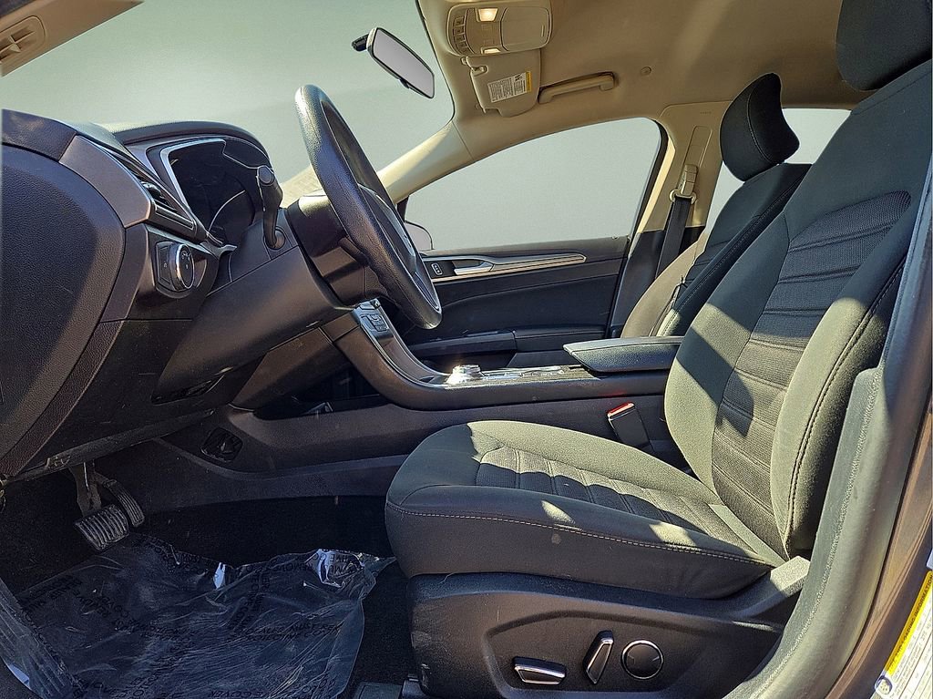 Used 2018 Ford Fusion SE image 21