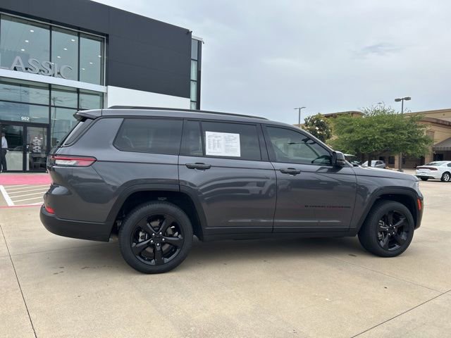 Used 2025 Jeep Grand Cherokee L Limited w/ Black Appearance Package AWD/4WD image 14