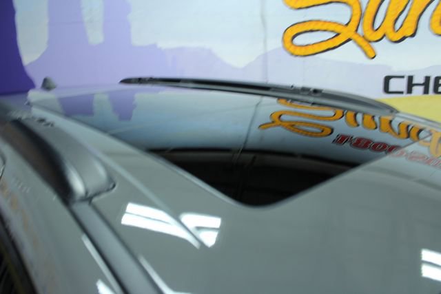 Used 2021 Chrysler Pacifica Limited w/ Uconnect Theater Family Group image 5