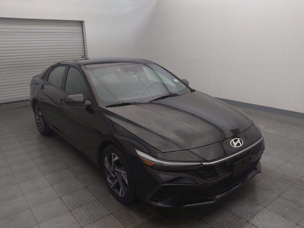 Used 2025 Hyundai Elantra Sport FWD image 13