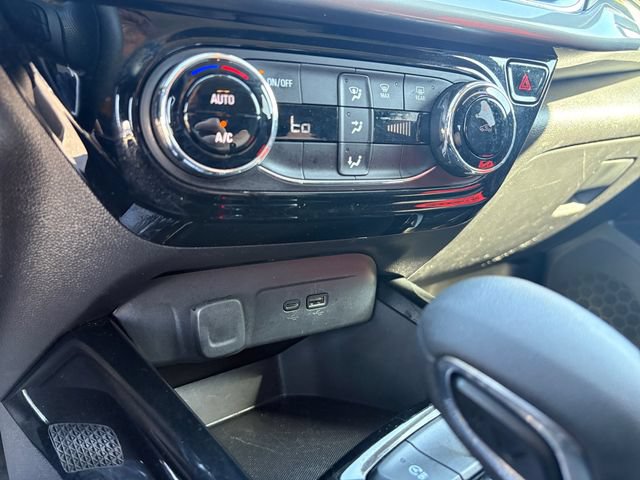 Used 2025 Chevrolet Trax LT FWD image 26