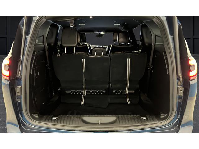 Used 2024 Chrysler Pacifica Select image 27