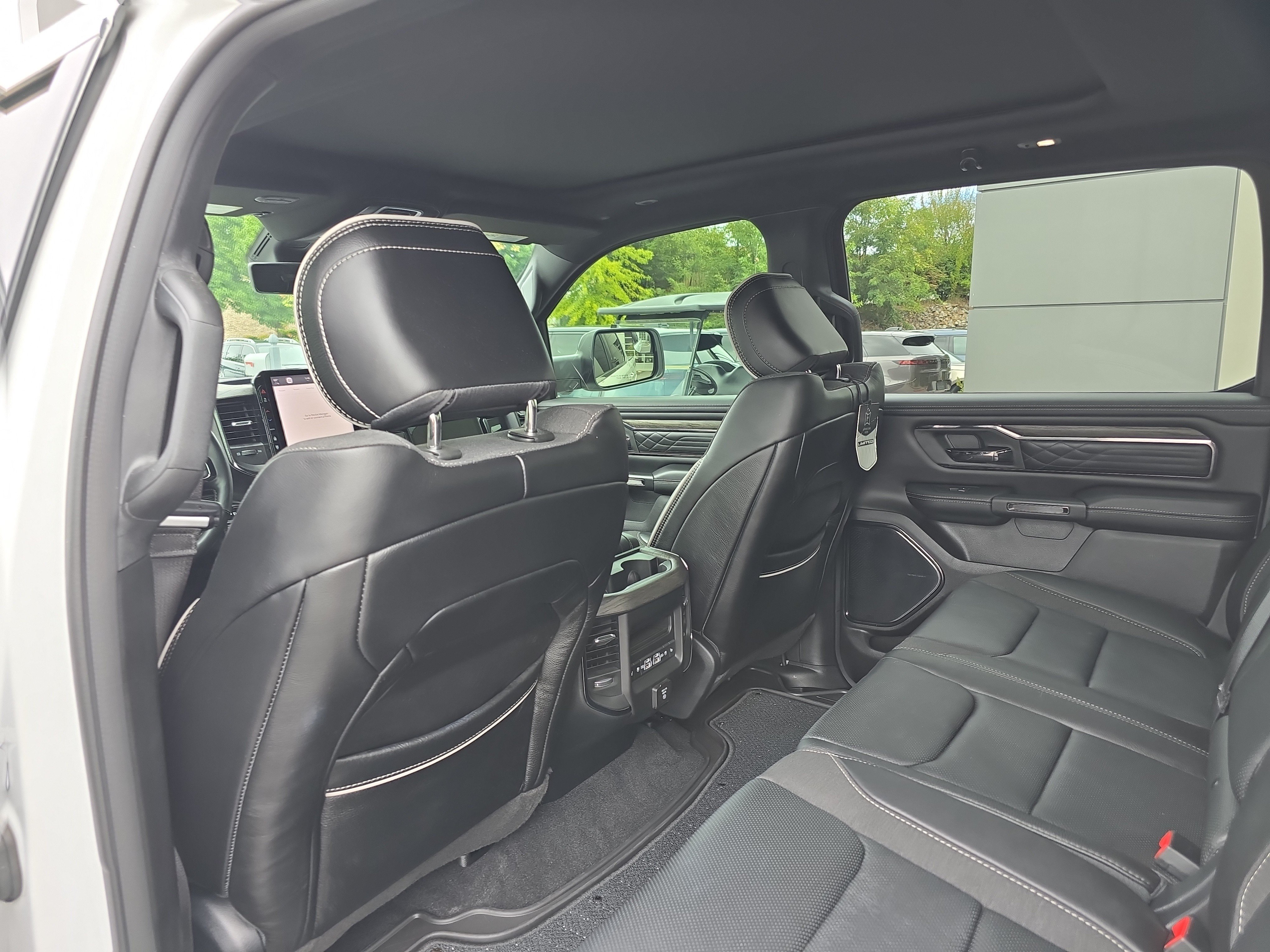 Used 2025 RAM 1500 Limited AWD/4WD image 18