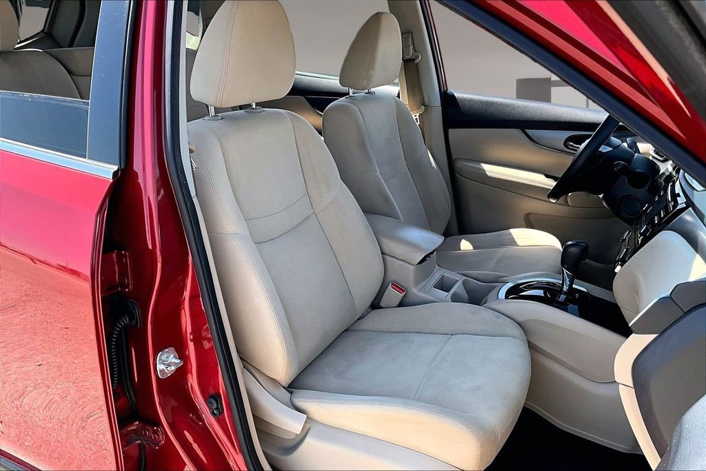 Used 2016 Nissan Rogue SV image 7