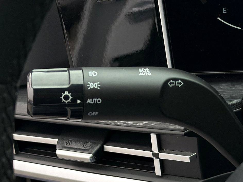 Certified 2025 Hyundai Santa Fe Limited image 20