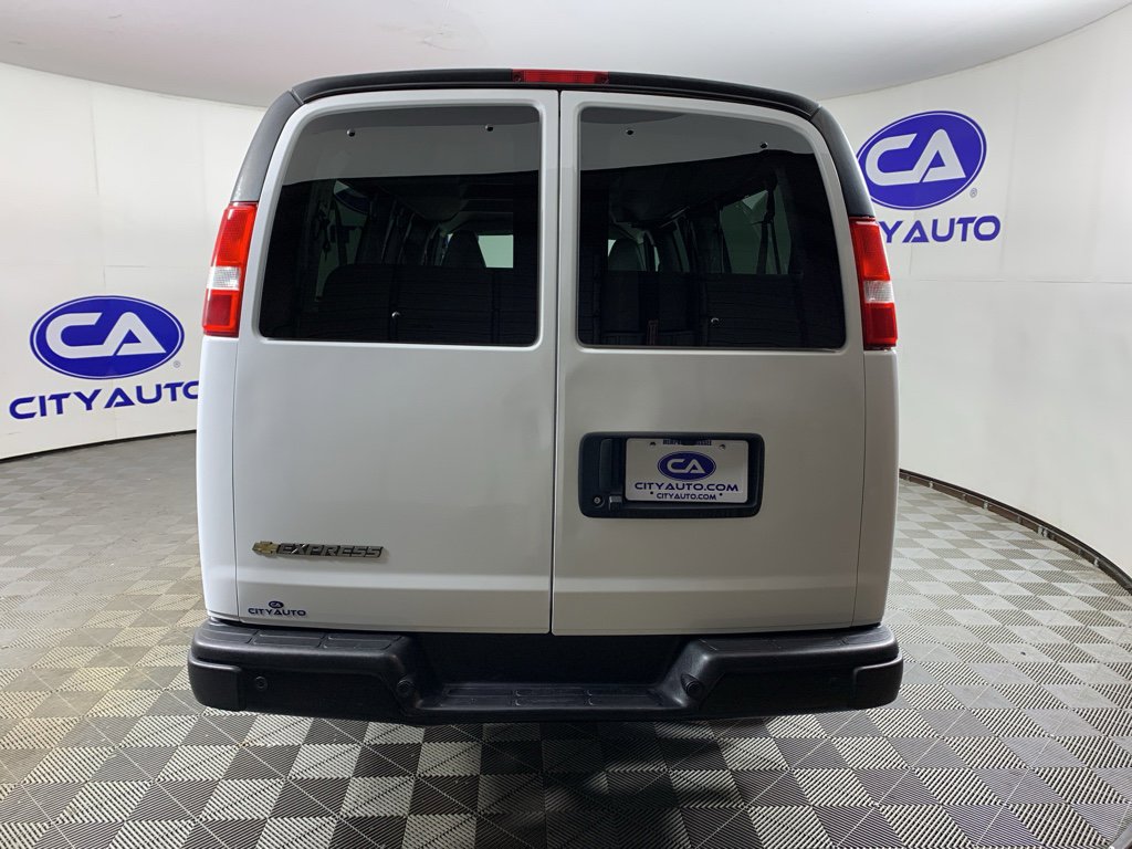 Used 2023 Chevrolet Express 3500 LS image 4