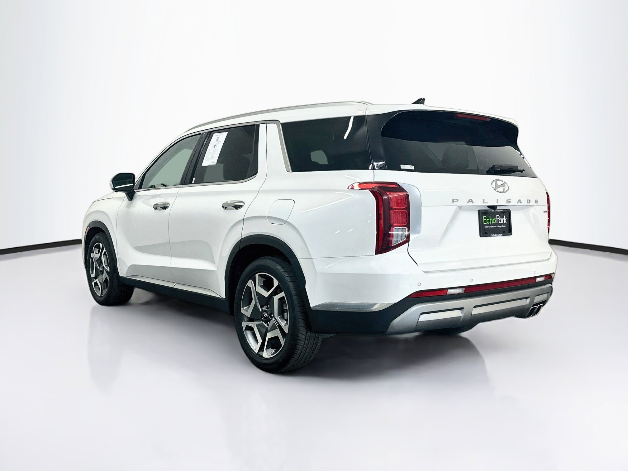 Used 2024 Hyundai Palisade Limited AWD/4WD image 5