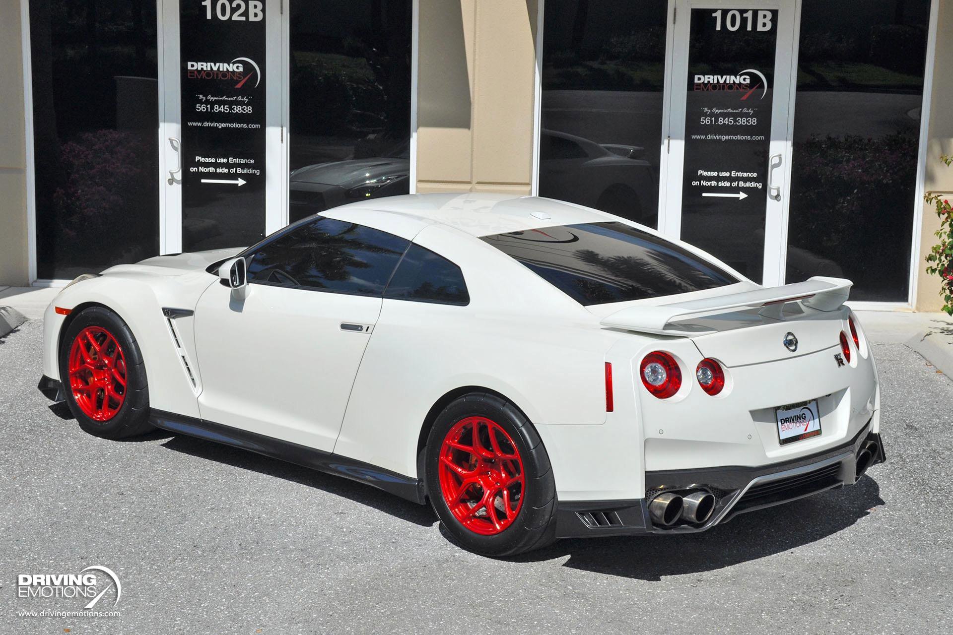 Used 2019 Nissan GT-R Premium image 35
