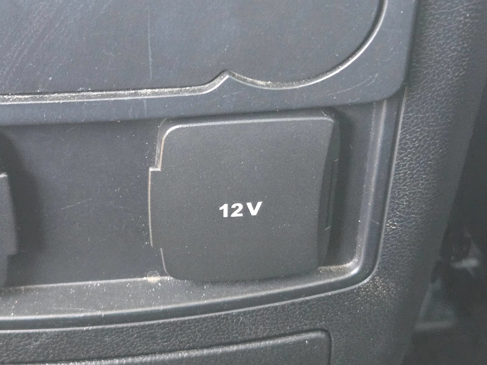 Used 2023 Ford Explorer XLT w/ Equipment Group 202A RWD image 8