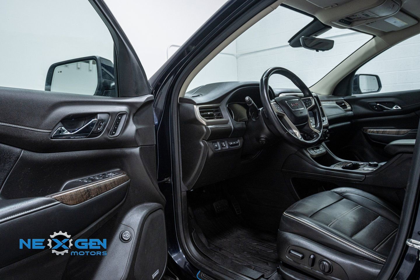 Used 2021 GMC Acadia Denali w/ Denali Ultimate Package image 10