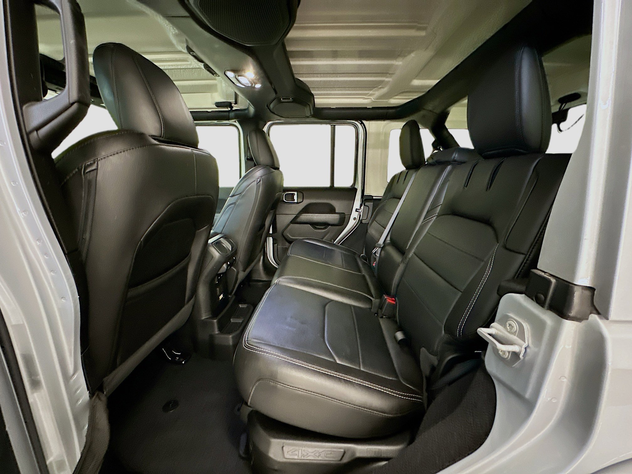 Used 2023 Jeep Wrangler Sahara w/ Cold Weather Group image 29