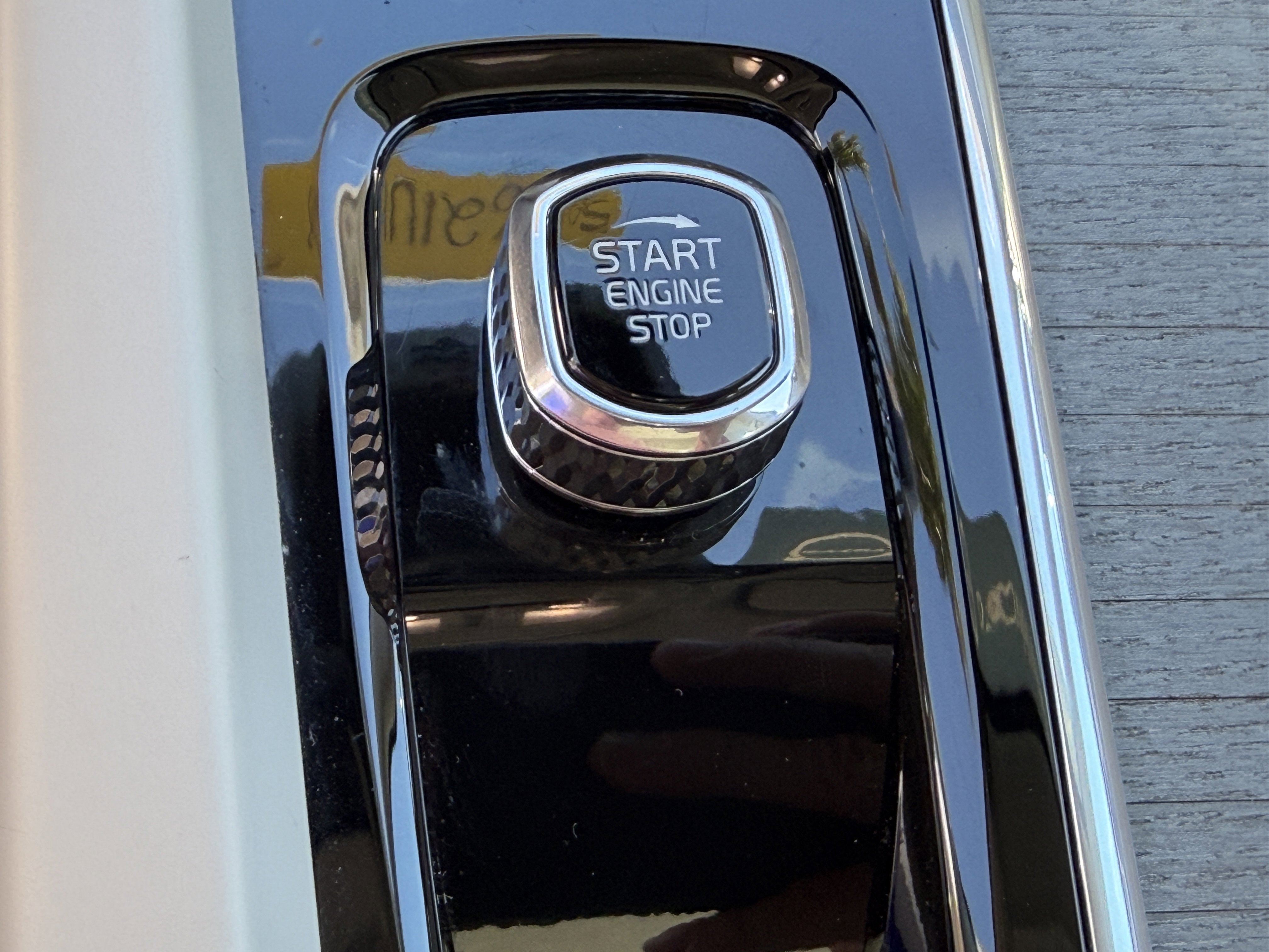 Certified 2023 Volvo S60 B5 Ultimate w/ Climate Package image 23