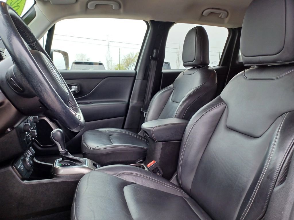 Used 2021 Jeep Renegade Limited AWD/4WD image 9
