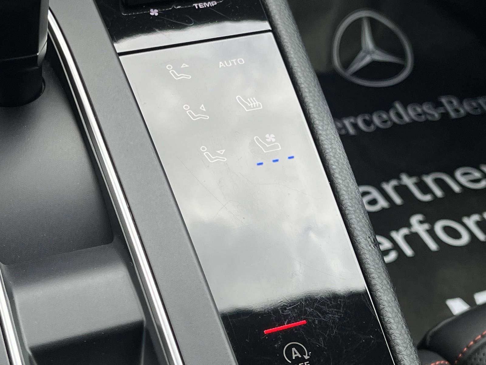 Used 2022 Porsche Macan S image 33