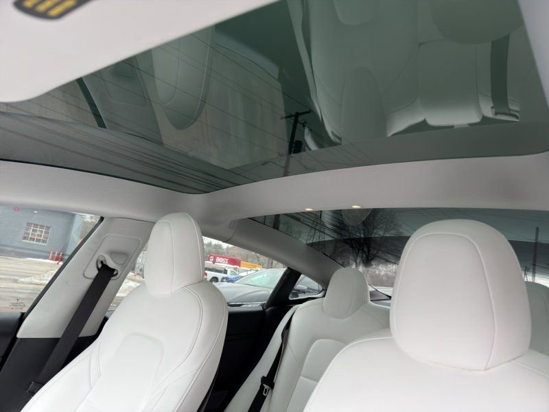Used 2021 Tesla Model 3 Performance image 19
