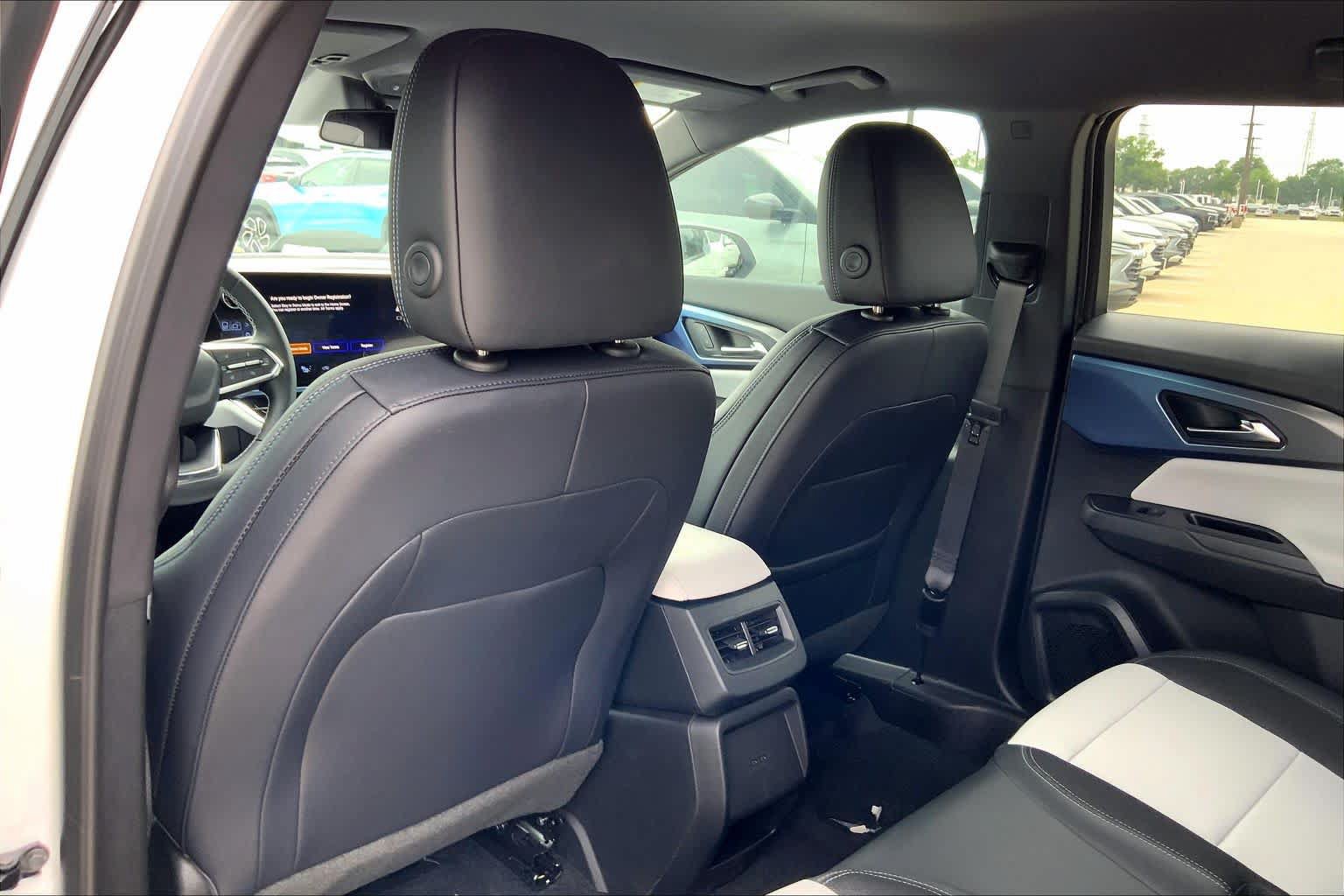 New 2026 Chevrolet Equinox EV LT FWD image 23