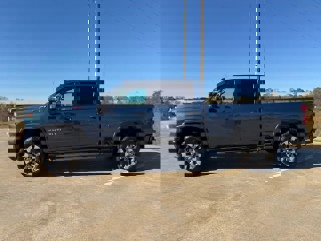 Used 2025 Chevrolet Silverado 2500 Custom w/ Custom Value Package image 2