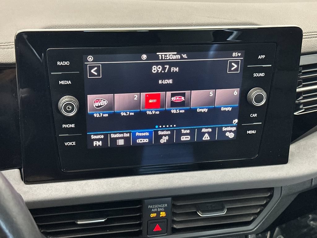 Used 2025 Volkswagen Jetta SE FWD image 16