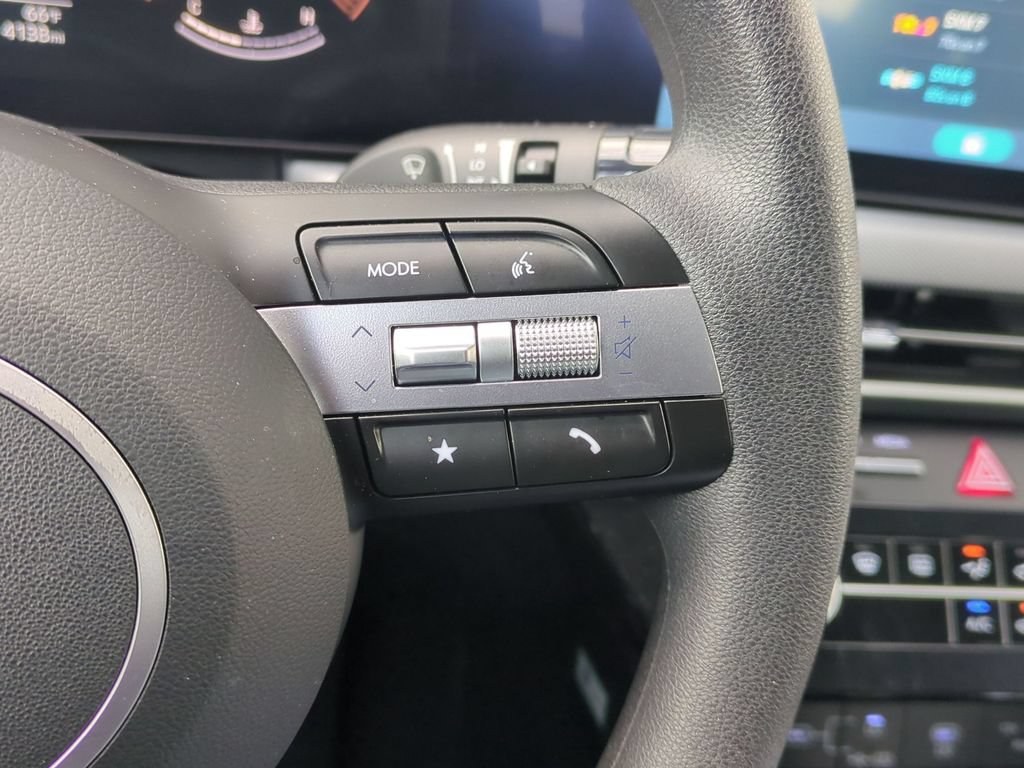 Used 2025 Hyundai Sonata SE FWD image 25