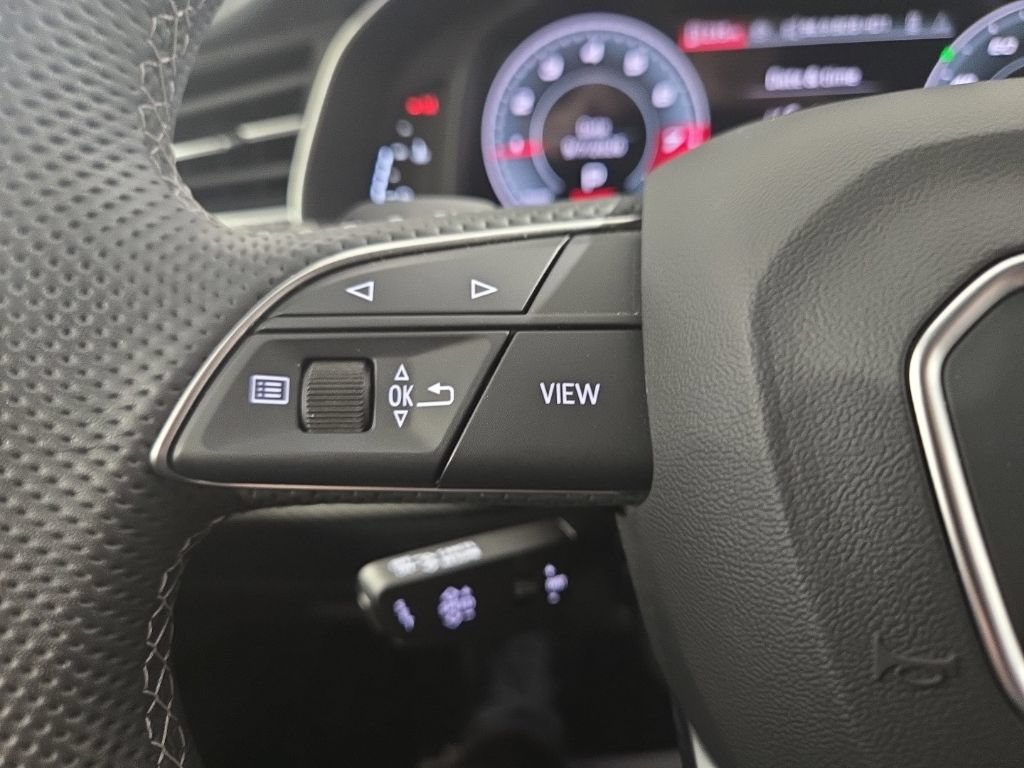 Used 2025 Audi SQ7 Prestige AWD/4WD image 7
