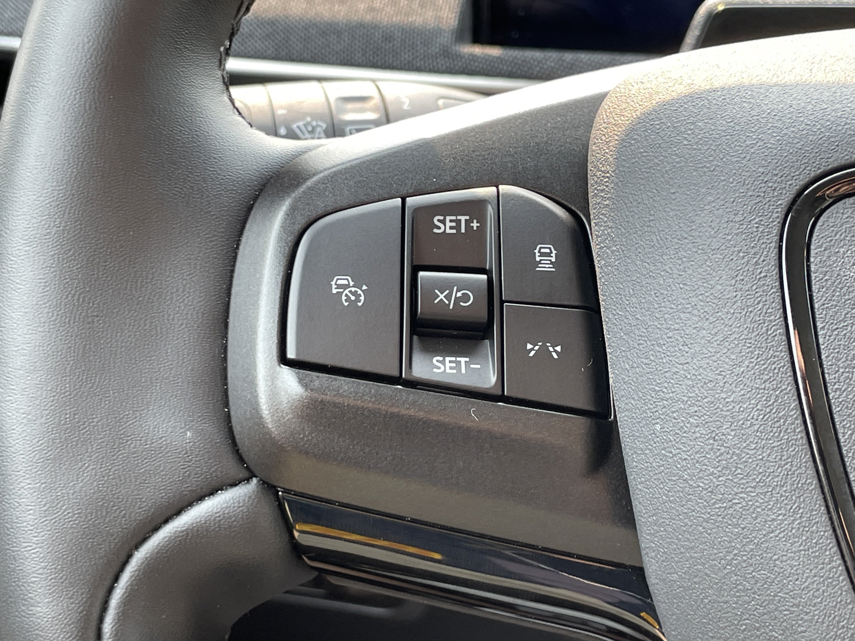 Used 2025 Ford Mustang Mach-E Premium AWD/4WD image 17