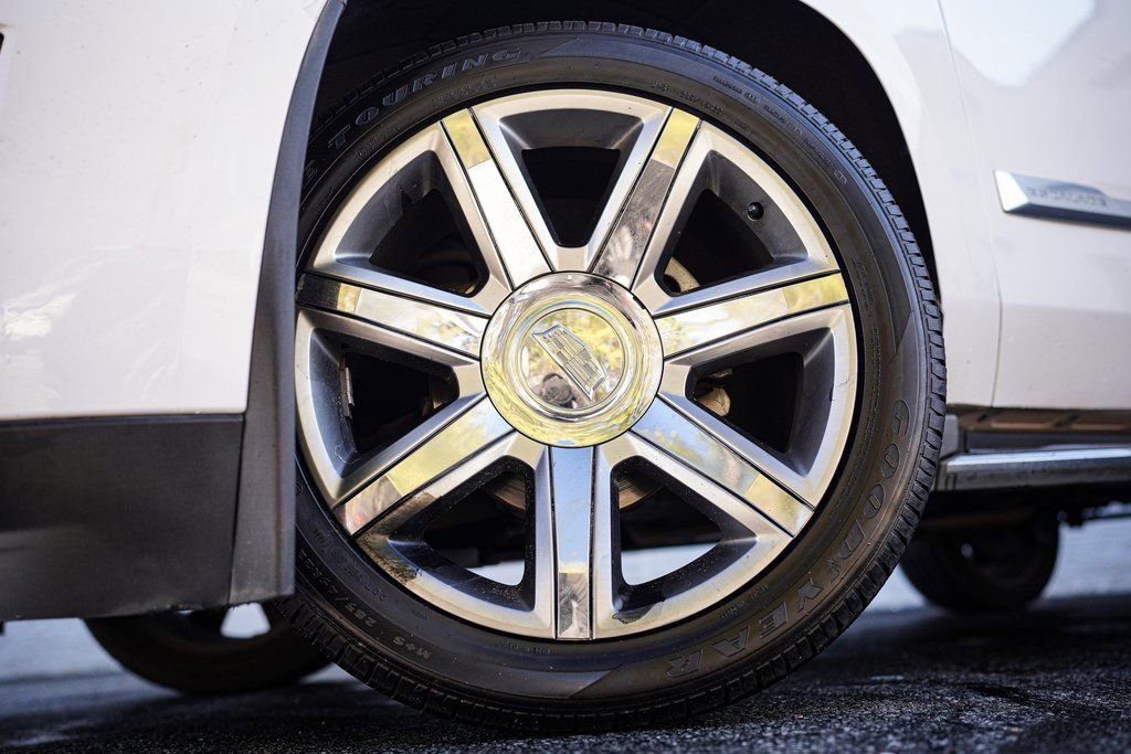 Used 2016 Cadillac Escalade Luxury image 19
