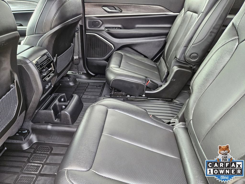 Used 2024 Jeep Grand Cherokee L Limited w/ Luxury Tech Group II image 37