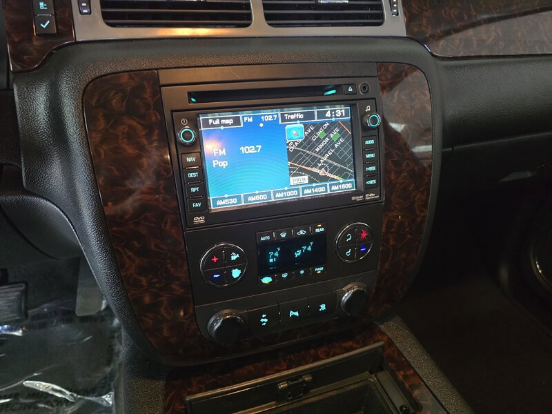 Used 2010 GMC Yukon Denali AWD/4WD image 23