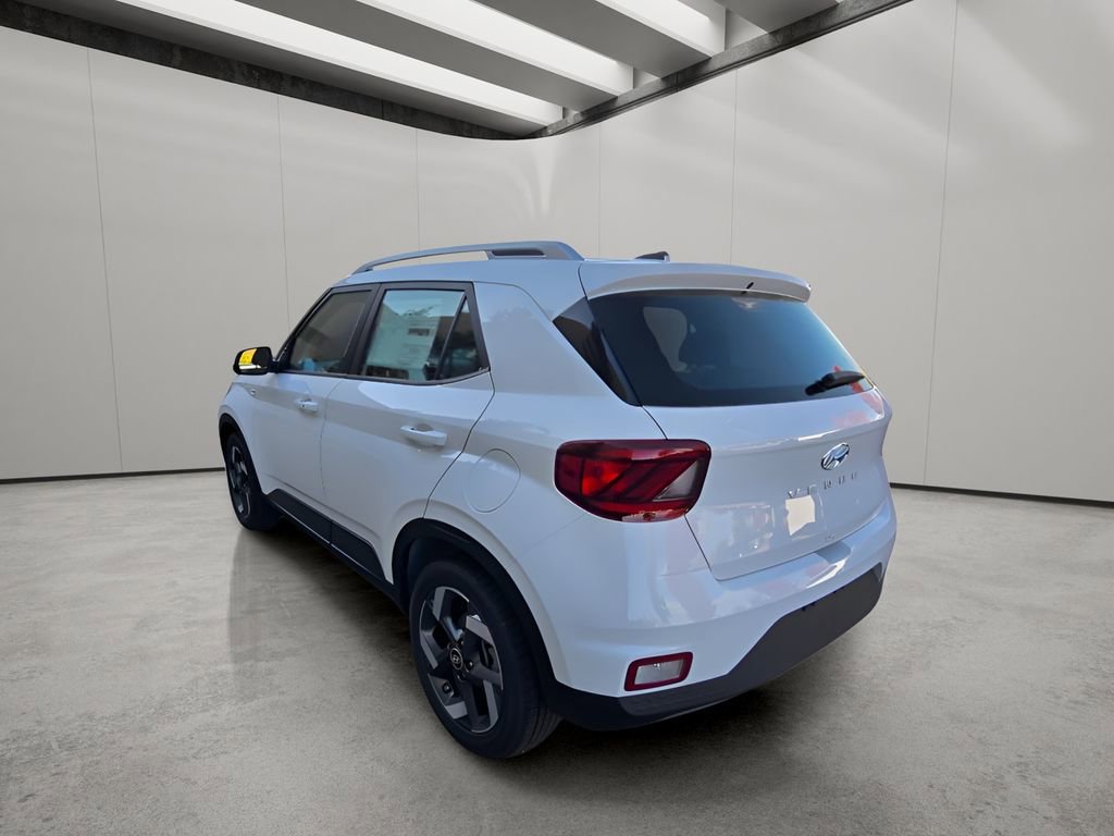 Used 2025 Hyundai Venue SEL image 3