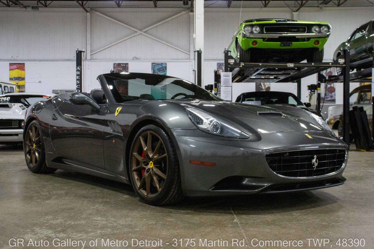 Used 2010 Ferrari California RWD image 11