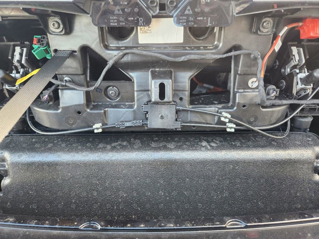 New 2025 Volkswagen ID. Buzz Pro S image 21