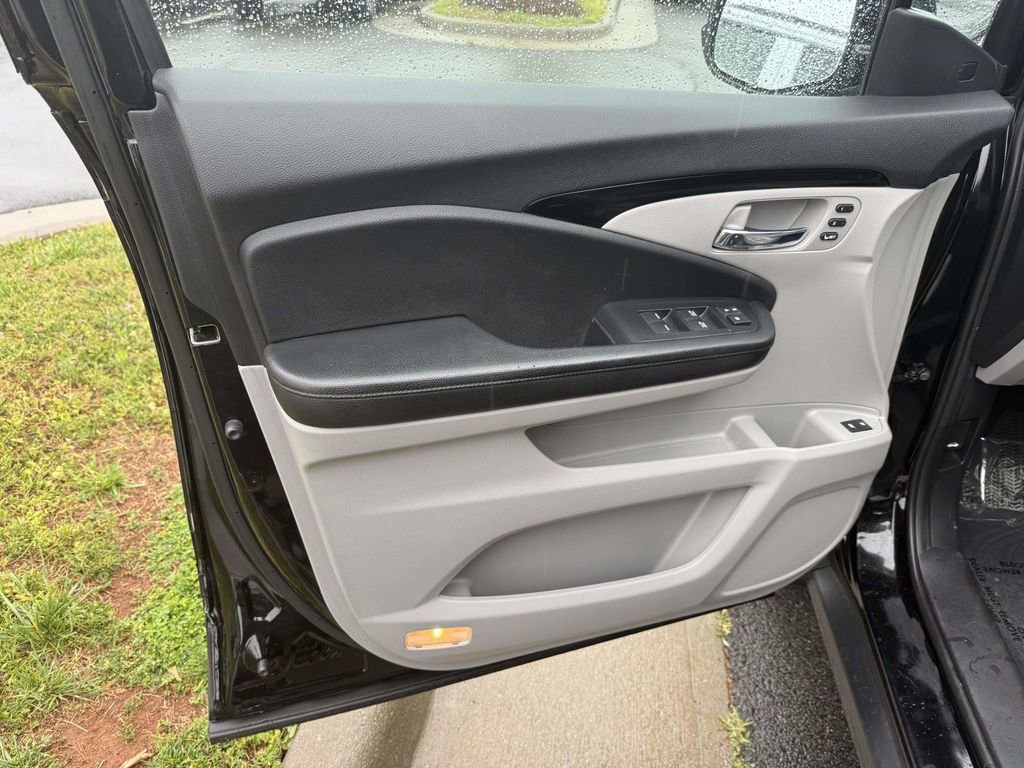 Used 2019 Honda Pilot Touring image 33