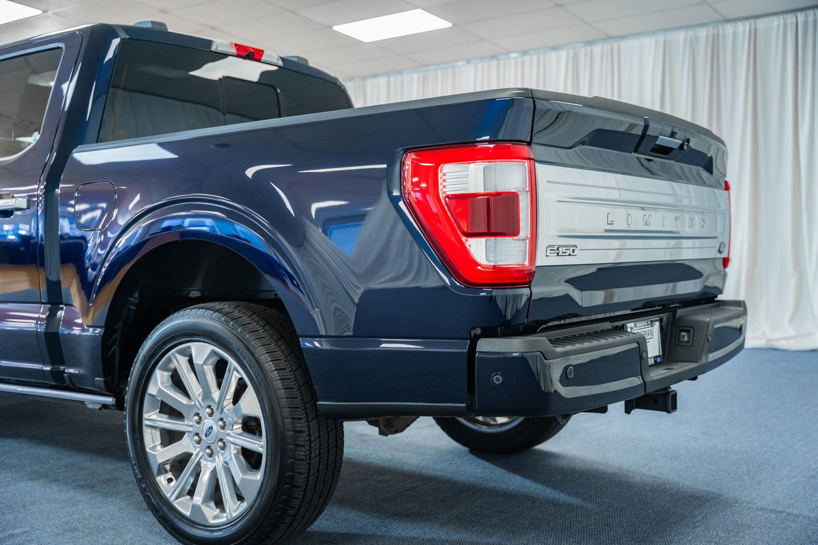 Used 2023 Ford F150 Limited image 6