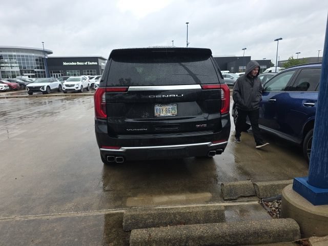 Used 2025 GMC Yukon Denali w/ Denali Reserve Package AWD/4WD image 6