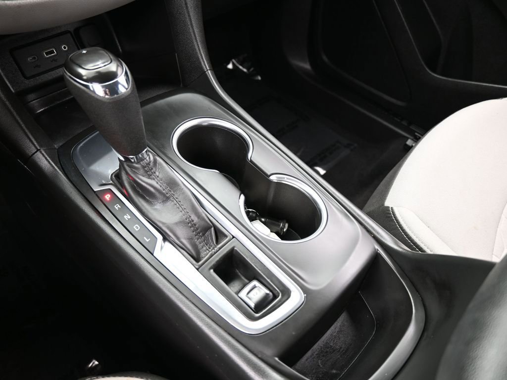 Used 2021 Chevrolet Equinox LS image 24