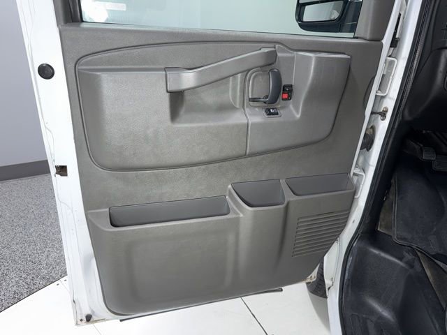 Used 2017 Chevrolet Express 2500 LS RWD image 5